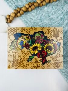 Фігурний дерев’яний пазл Карта України Квітуча XL - колектив авторів - Ukrainian Puzzles